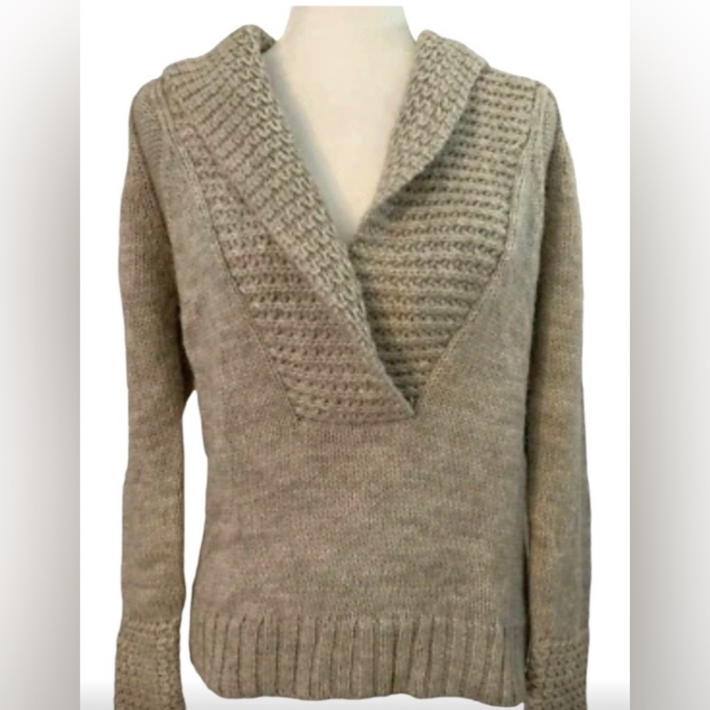 Loft long sleeve Oatmeal color Sz small sweater